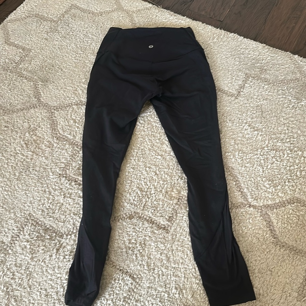 Lululemon perfect condition legging cute semisheer halfcalf insert lace piping
